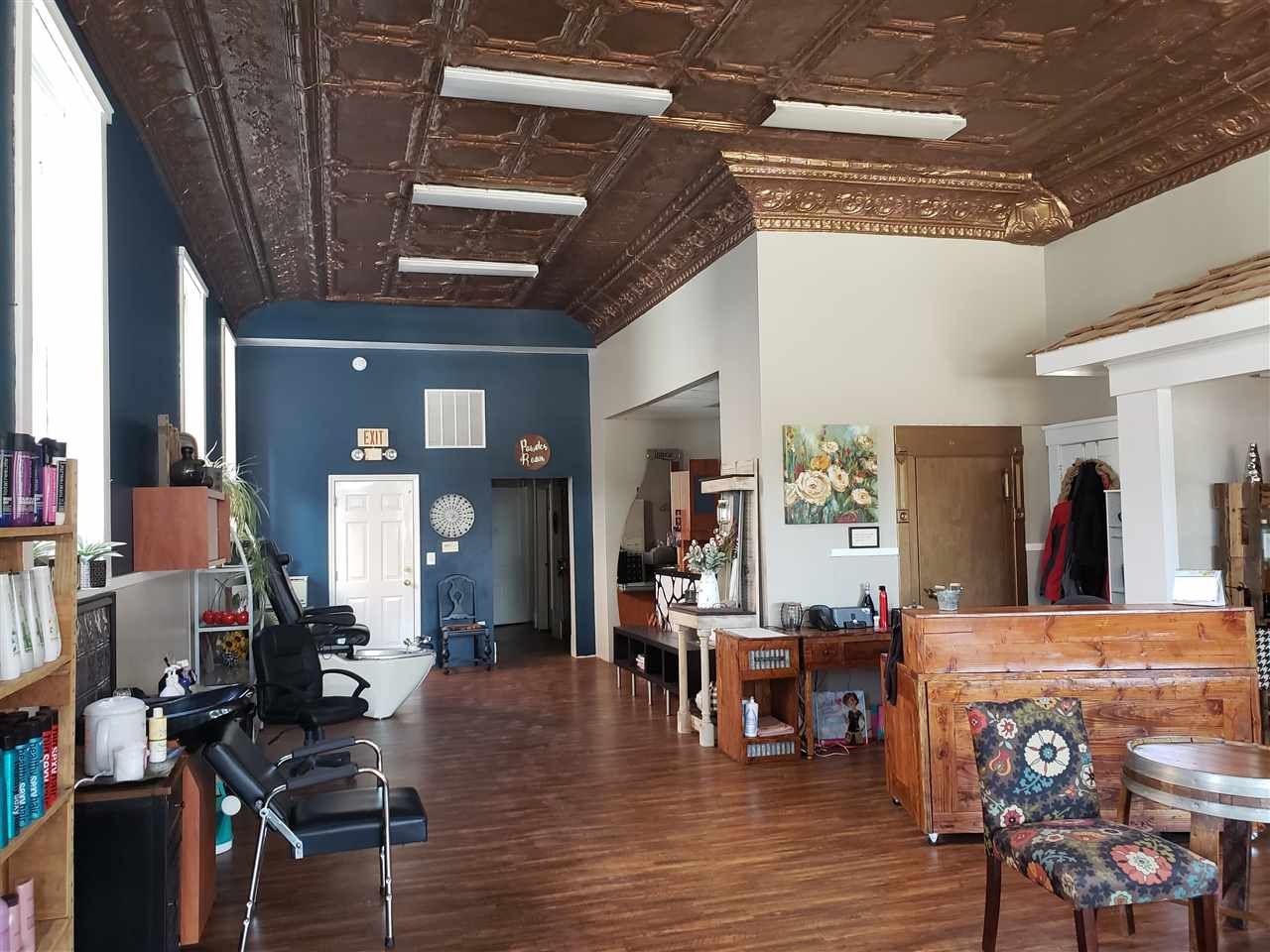 216 S Cherry St, Shell Rock, IA 50670